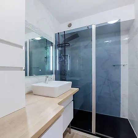 Confort- Piscine Et By Interhome *